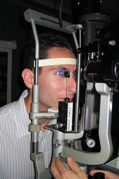 Examination of visual field - Eye Clinic - Dr Jean-Marc SCHEPEN